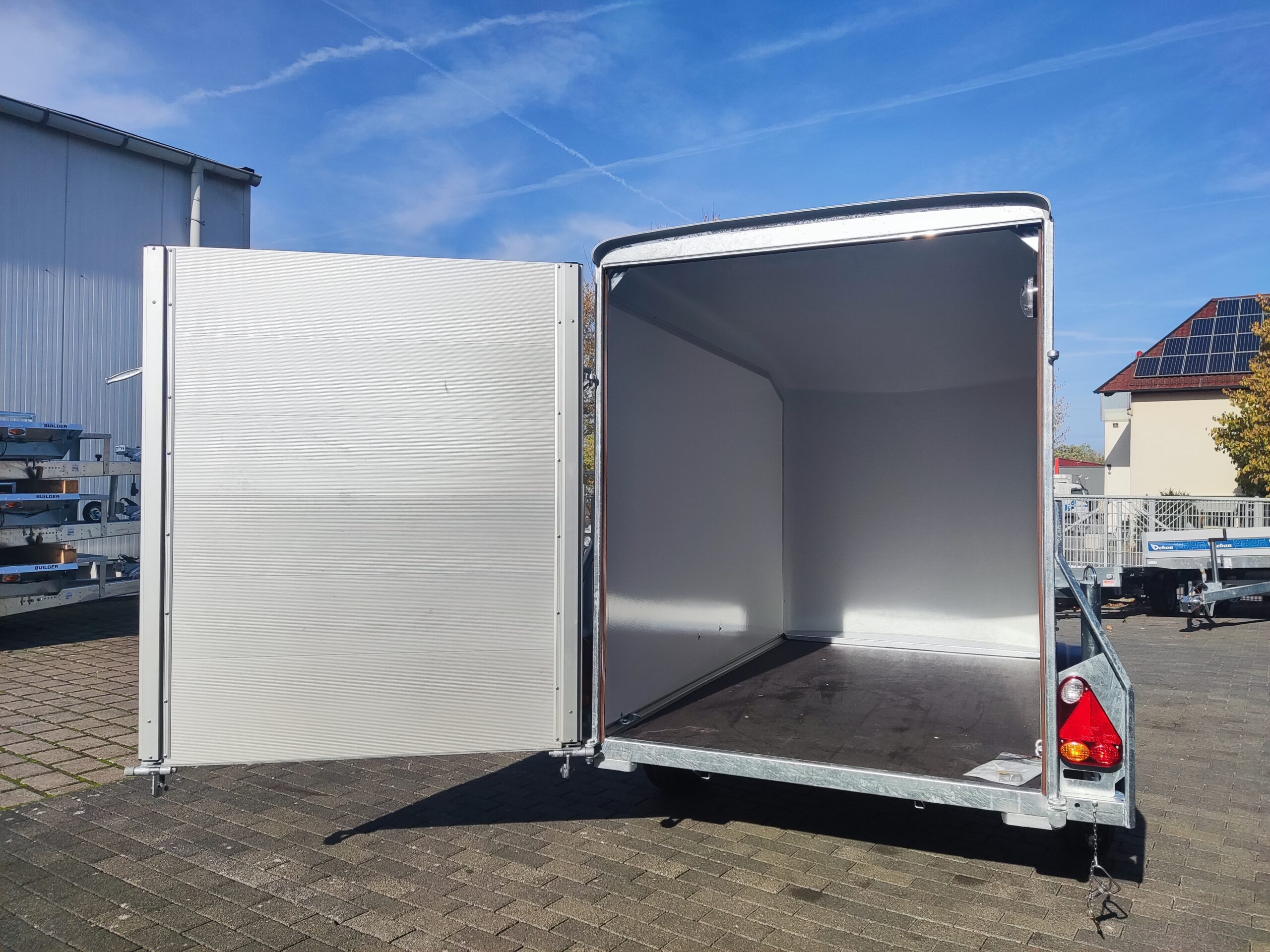 Debon C255 | 1300kg Kofferanhänger+ Seitentür – Bild 3