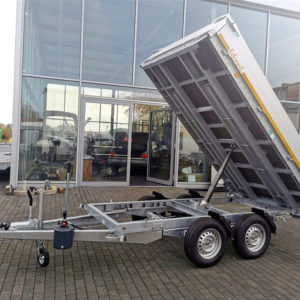 Eduard 2700kg 256x150x30cm Heckkipper mit Handpumpe + Rampen + Stützen